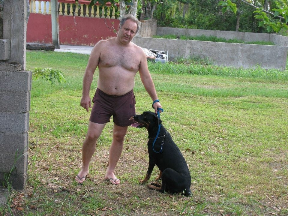 daddys-loafersnsox:  Hunky Pappa🐻