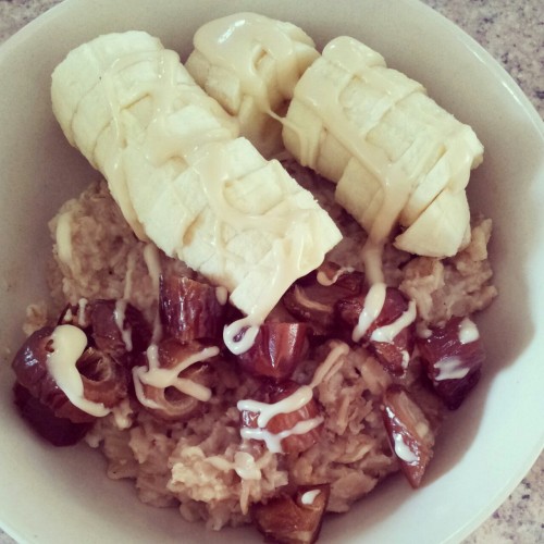 sherry-blossom:  Breakfast (a cooked one after a long time) was cinammon nutmeg oatmeal with banana,