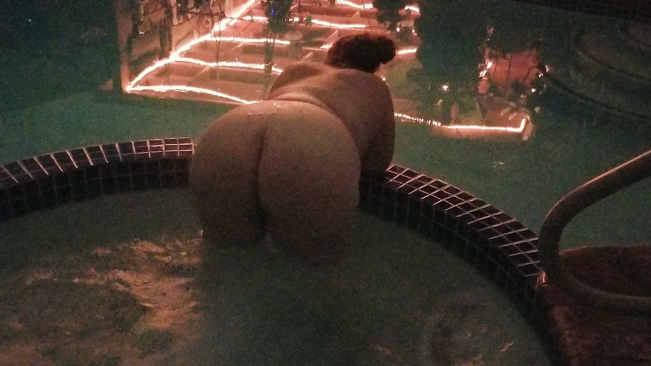 42ds: Ass for days…  …and nights.   Also - is #thickthursday a thing? Cuz I’m
