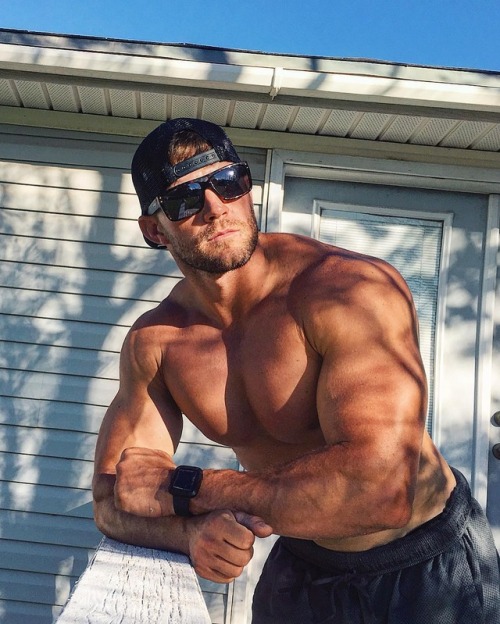 musclebuilding89:  nicephysiques:  @trace.trainer    Follow me