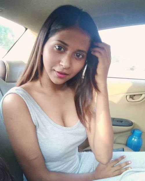 indiancleavage: Sanki Insta ID: keepingupwith_sanki Cute.