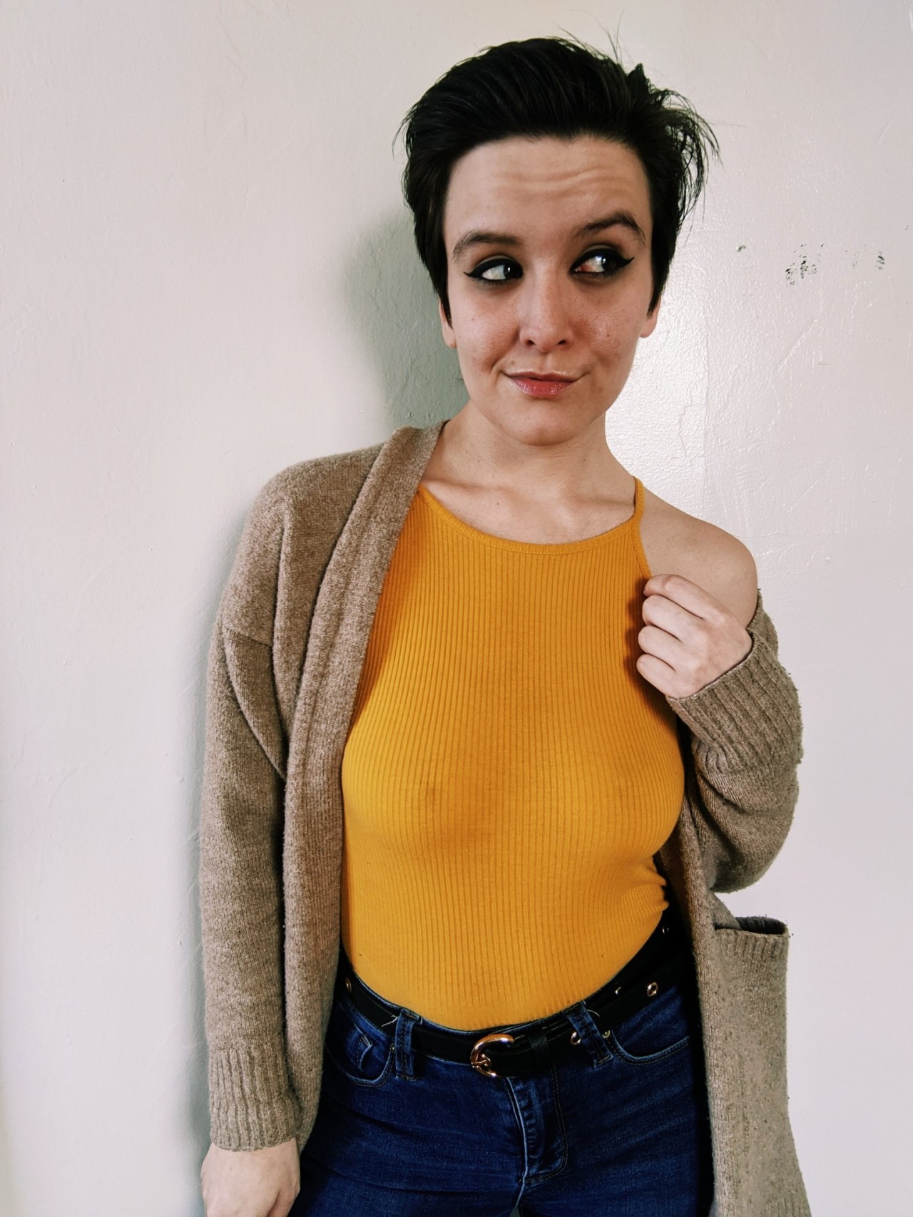 gabbigabriella:gabbigabriella:I like my girls just like I like my honey, sweet a little selfish🍯✨💛Onlyfans.com/SubPixie✨This is set came out cute idk what that anon was talking about 💁here’s a little peak of more from this shoot 