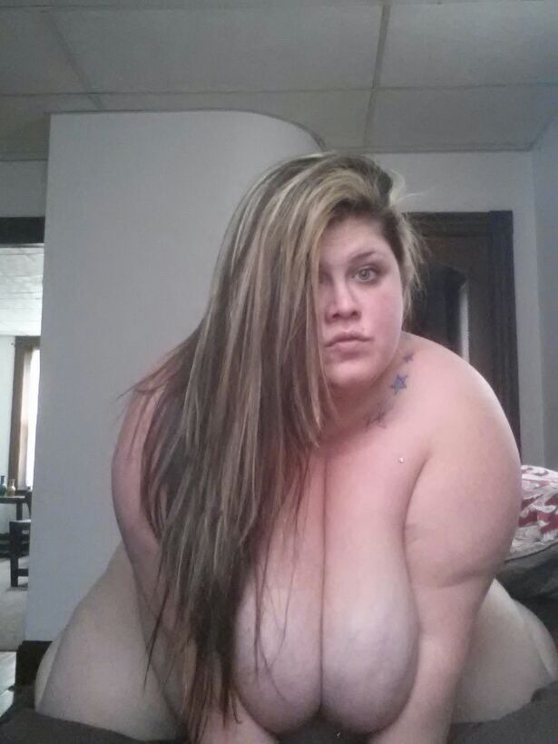 fortheloveoftummy:  mybigfattyfunland:  Tiffany from Lancaster pa @yougnyoshi  Digging