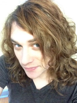 the-bedbendersinc:  Today I was asked if I use product.  No my hair is just wavy as fuck.  I remember hating it in my goth teen years but as a trans woman it sure comes in handy