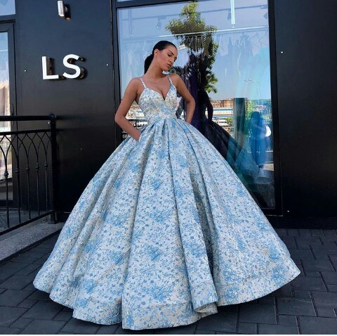 outfits-hunter: Beautiful Gowns Fashion and Style #fashion #style