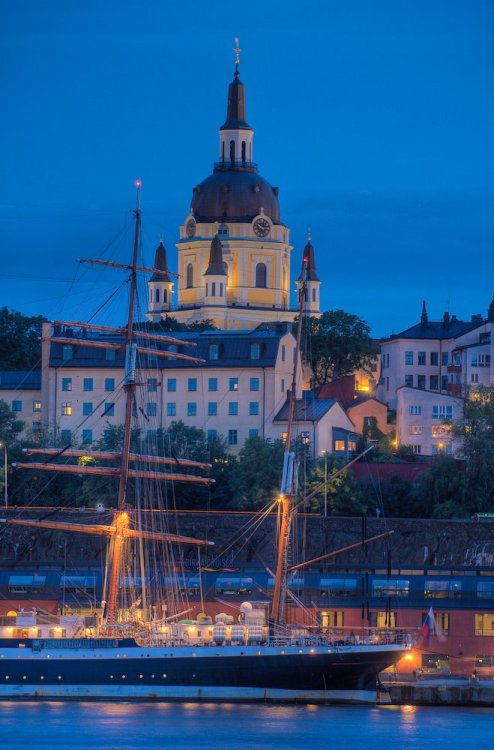 Katarina kyrka by night, Stockholm / Sweden (by David Thyberg).