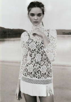 virare:  &ldquo;Soft Focus&rdquo; Rosie Tupper by Nicole Bentley for Vogue Australia April 2010