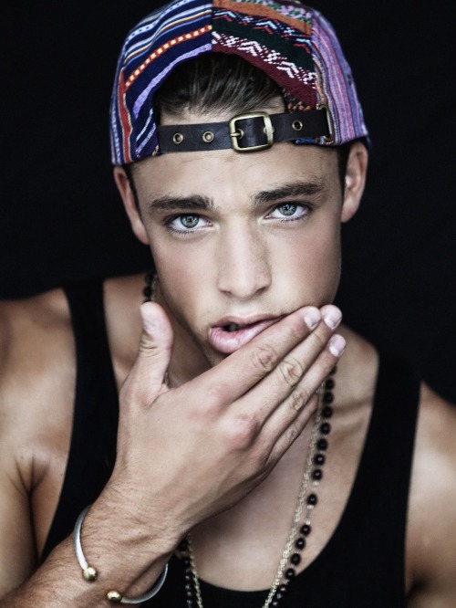 mensjournalberlin:  connor hill by leonardo corredor  