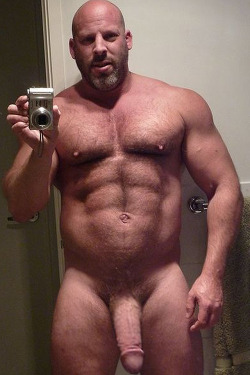 i-want-that-man:  Woof! Woof! Woof!!! I WANT THAT MAN Tumblr | Twitter | Facebook » Submit Your Pics