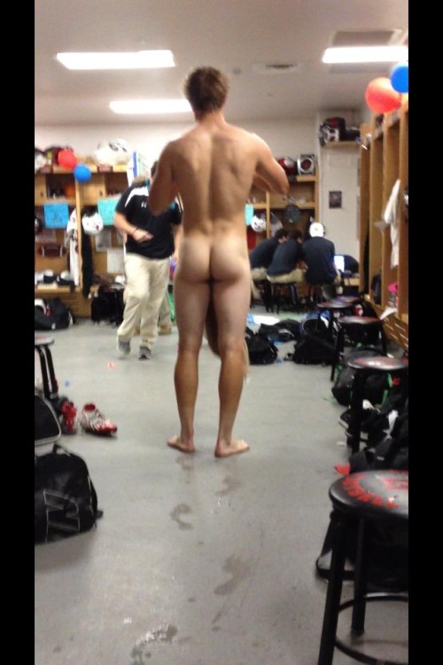 northstarfrat:  Thanks to LockerRoom Jocks for the hot pics!