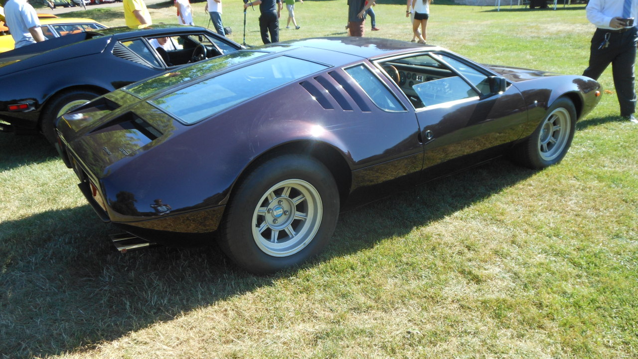 fromcruise-instoconcours:  Low, sleek, and exceedingly rare: a DeTomaso Mangusta