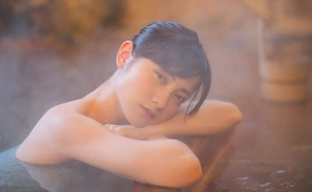 gravure-glamour:  Nashiko Momotsuki