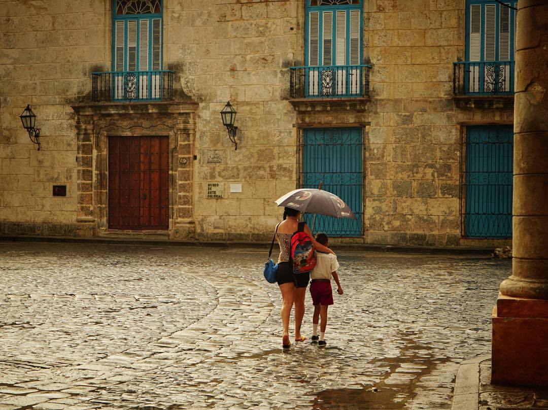 nythroughthelens:
“Cuba - Havana in the rain…☔️ (at Havana Cathedral)
”
❤️ Old Havana.