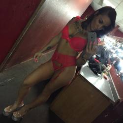 stripper-locker-room:  molly_da_maneater