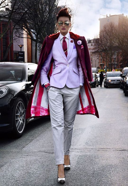 ethicalheaux:  estelliaslair:  vaporwavesimulator: women wear suits better than men and thats just a cold hard fact One name to those who doubt these words: ESTHER QUEK I rest my case.  bitch somebody get me on HER LEVEL PLEEEEEEASE!!! 
