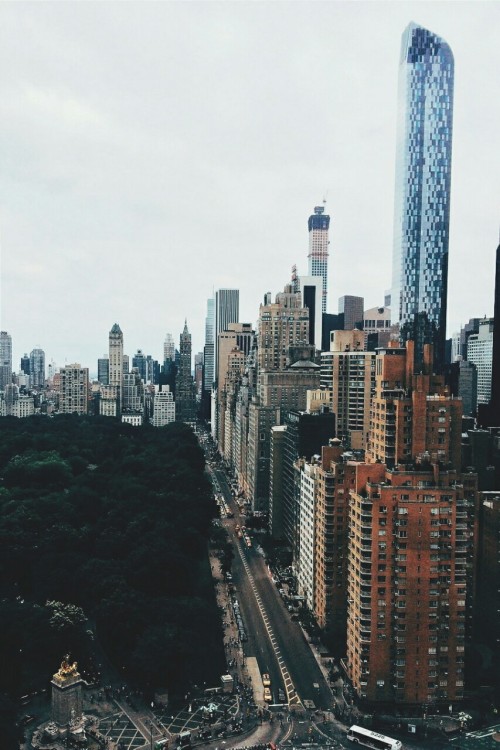 ikwt:  Columbus Circle (visualmemories_) | instagram 