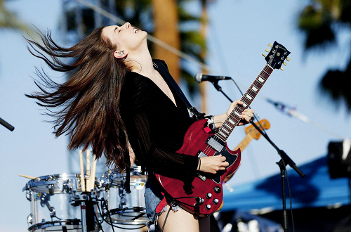 wetheurban:  MUSIC: Watch HAIM’s Full Coachella 2014 Set! SO good! The HAIM sisters