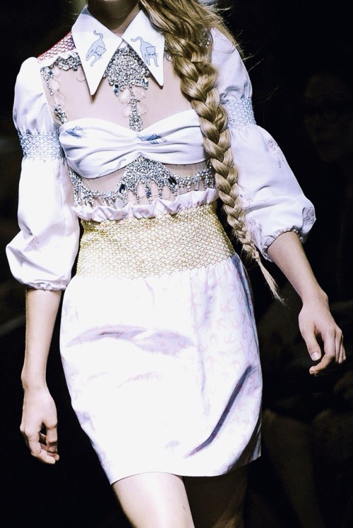 girlannachronism:  Miu Miu spring 2010 rtw details
