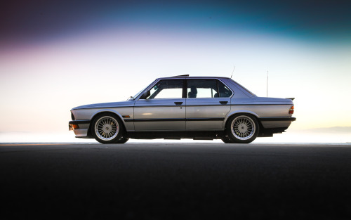 driverdad:  Sunset at 5Another glorious sunset to silhouette the E28. Pfeba spoilers balance out the shape perfectly. 