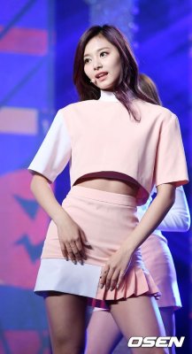 korean-dreams-girls:   Tzuyu (Twice) - KBS