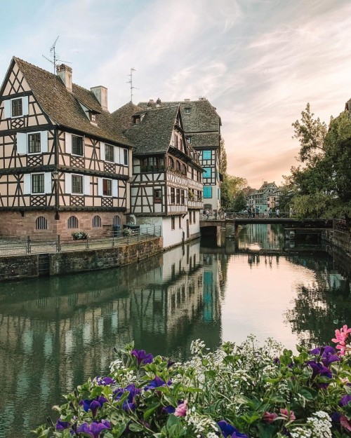 Bonjourfrenchwords:strasbourg, Comme Une Carte Postale. Cet Été, Les Français