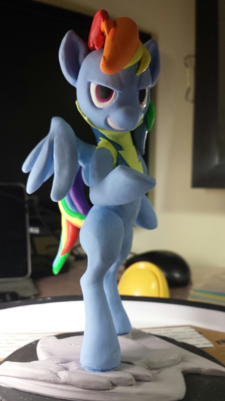 dustysculptures:  Quite literally fresh outta the oven~  Aaaahhhh, i love it :D