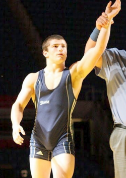 bulge-xlbigdick:  #wrestler  #bulge vpl                                            -Submit http://bulge.xlbigdick.com/