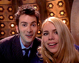 whovian-on-ice:    doctor/rose - coupley/fluffy scenes          - requested
