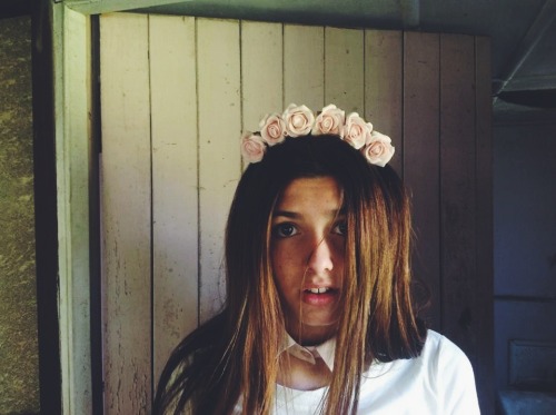 neonreef: peonyandco have the cutest lil flower headbands &lt;3 everyone should check them out! 