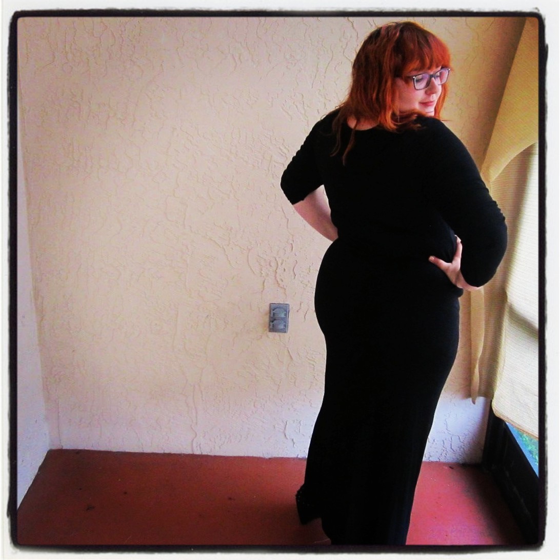 play-like-a-stone:  Well here I am, rocking a form-fitting maxi dress. Yikes.  Dress