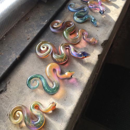 sosuperawesome:Glass SnakesEicher Glass on Etsy 