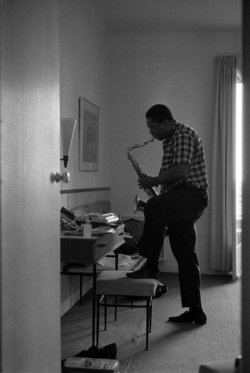 souleyes:  Coltrane by Jean-Pierre Leloir   Coltrane - Black and Black