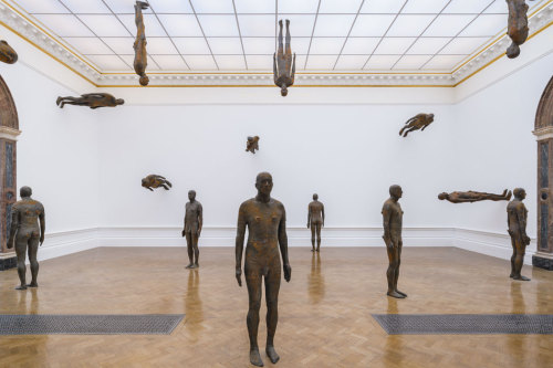 Antony Gormley - Lost Horizon I, 2008, cast iron, 189 x 53 x 29 cm (32 elements), installation view,