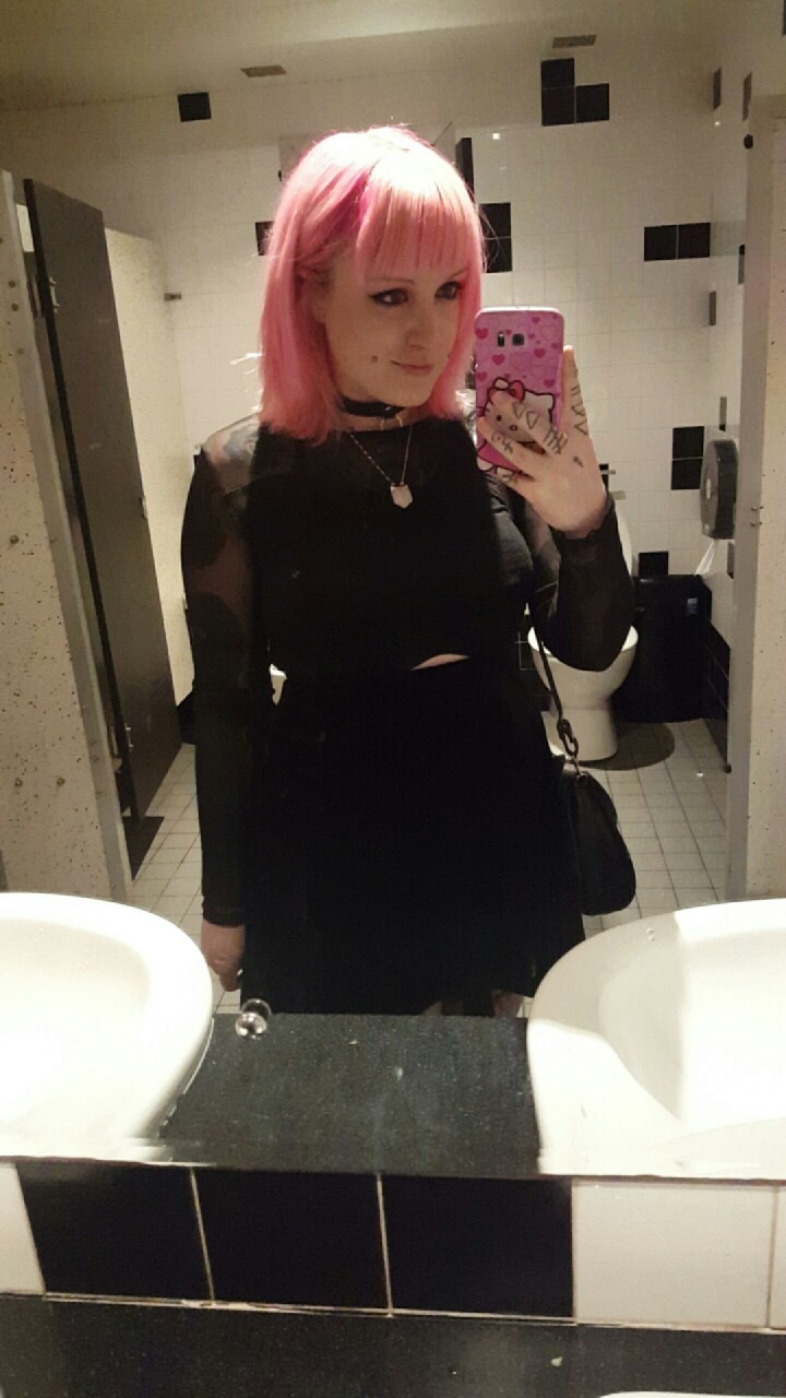 shibari-bun:  satanicspacecat:  I dont want these selfies to go to waste so here