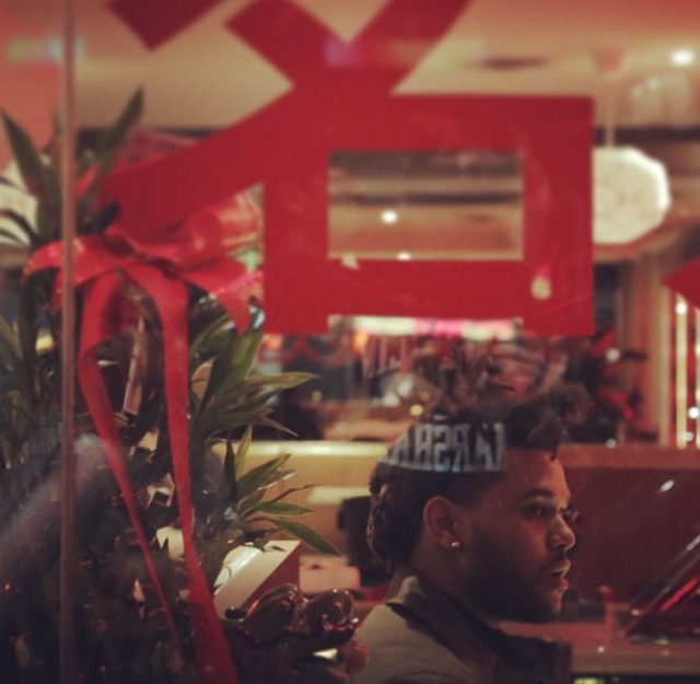 joinanxotrip:  What would you do if you walked past a restaurant and you saw him