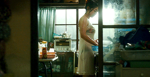 atonemant:Children need their mothers. Giving birth automatically makes you a mother?  Shoplifters (