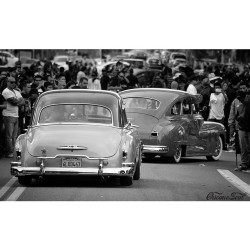 thechicanosoul:  #LatinBombasCC rollin’ out at the end of #ChicanoParkDay2015. #ChicanoPark #VarrioLogan #LoganHeights #SanDiego #ArtMeza #Chicano #ChicanoSoul #ConSafos  (at Etsy.com/Shop/ChicanoSoulPhotos)