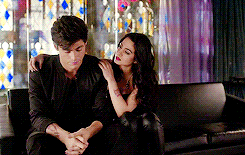 byalienpandorum:  Alec Lightwood in This World Inverted Playing hard to get. I love