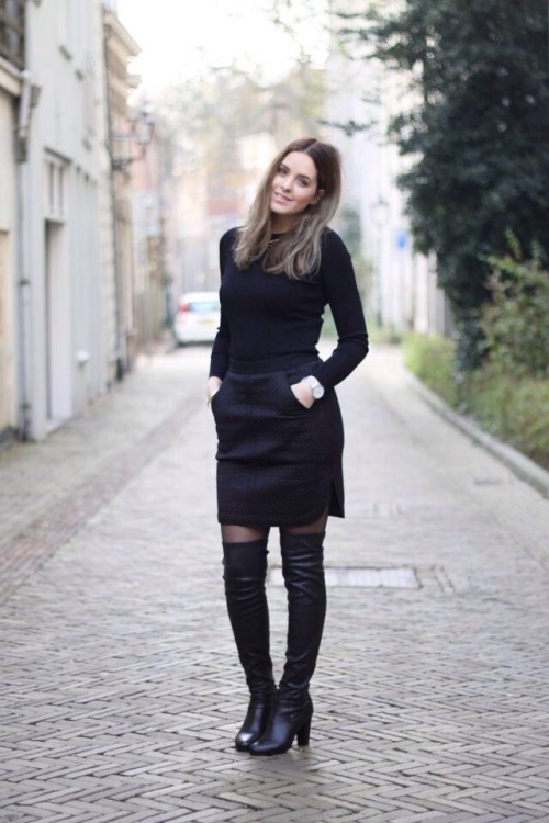 fashion-tights: SCUBA SKIRT | OOTD Fashion blogger moderosa in Zign over the knee boots.