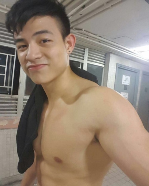 rebelziid:Cute Muscle Hunk [ Gorgeous stud , ripped bod ]