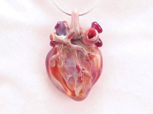 culturenlifestyle:  Exquisite Anatomical Pendants of the Heart & Lungs by Deenie Wallace Oregon-based artist Deenie Wallace composes exquisite glass pendants, which pay homage to the physical and metaphorical beauty of the lungs and heart. With an