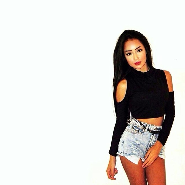 fashionistasrus:  IG: da_lashes