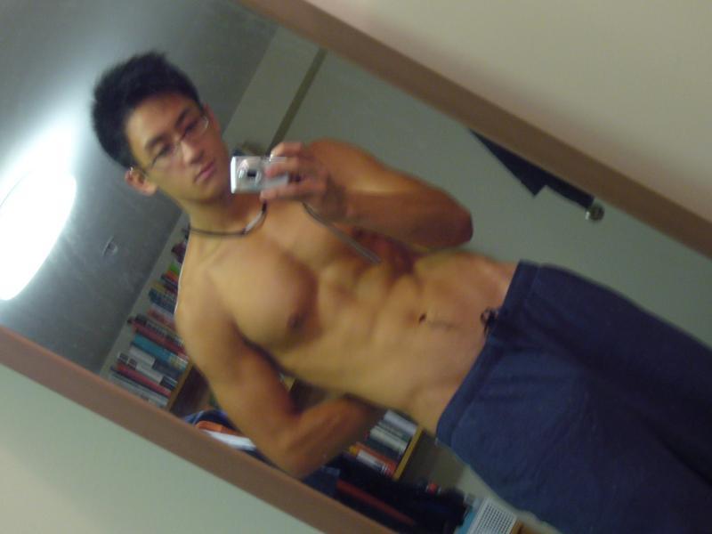 byrankhoo:  this guy have video? anyone can send me? 