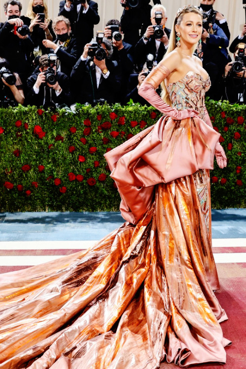 dinah-lance: Met Gala Co-Chair Blake Lively attends The 2022 Met Gala Celebrating “In America: An An