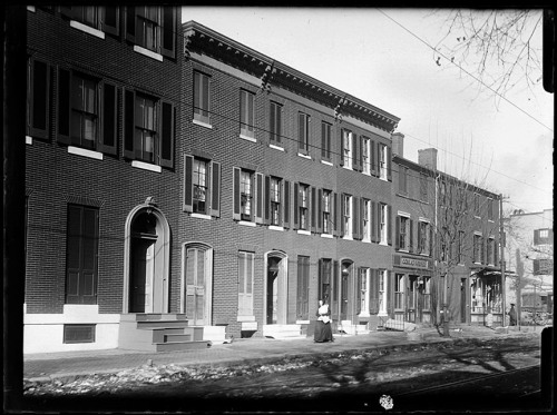 [Street scenes]908 South Sharpe Street, Baltimore, Maryland1904John Dubas (fl. 1905-1973)4x5 inch gl