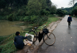 ouilavie: Bruno Barbey. China. Guangxi province. 1980. 