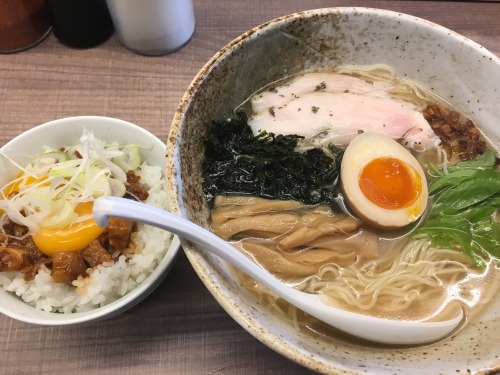 pinmama:  2016/8/8 東大和・ラーメン大冬樹 限定 金目鯛の冷製麺＋肉味噌ご飯たまごのせ