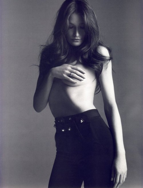 lelaid:  Carla Bruni by Inez & Vinoodh for Vogue Paris, September 2007