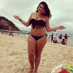 Hourglassandclass:  Cleo Fernandes Looking Beautiful At The Beach! For More Body