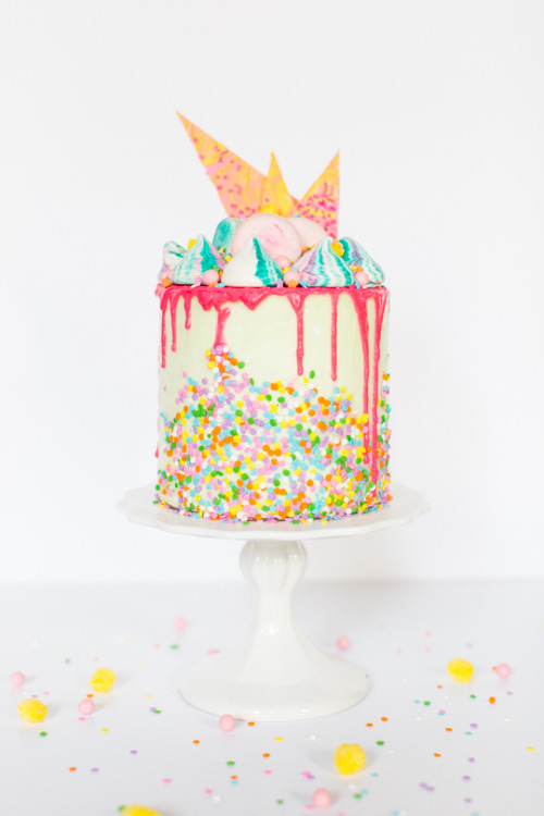 sweetoothgirl - unicorn strawberry cake